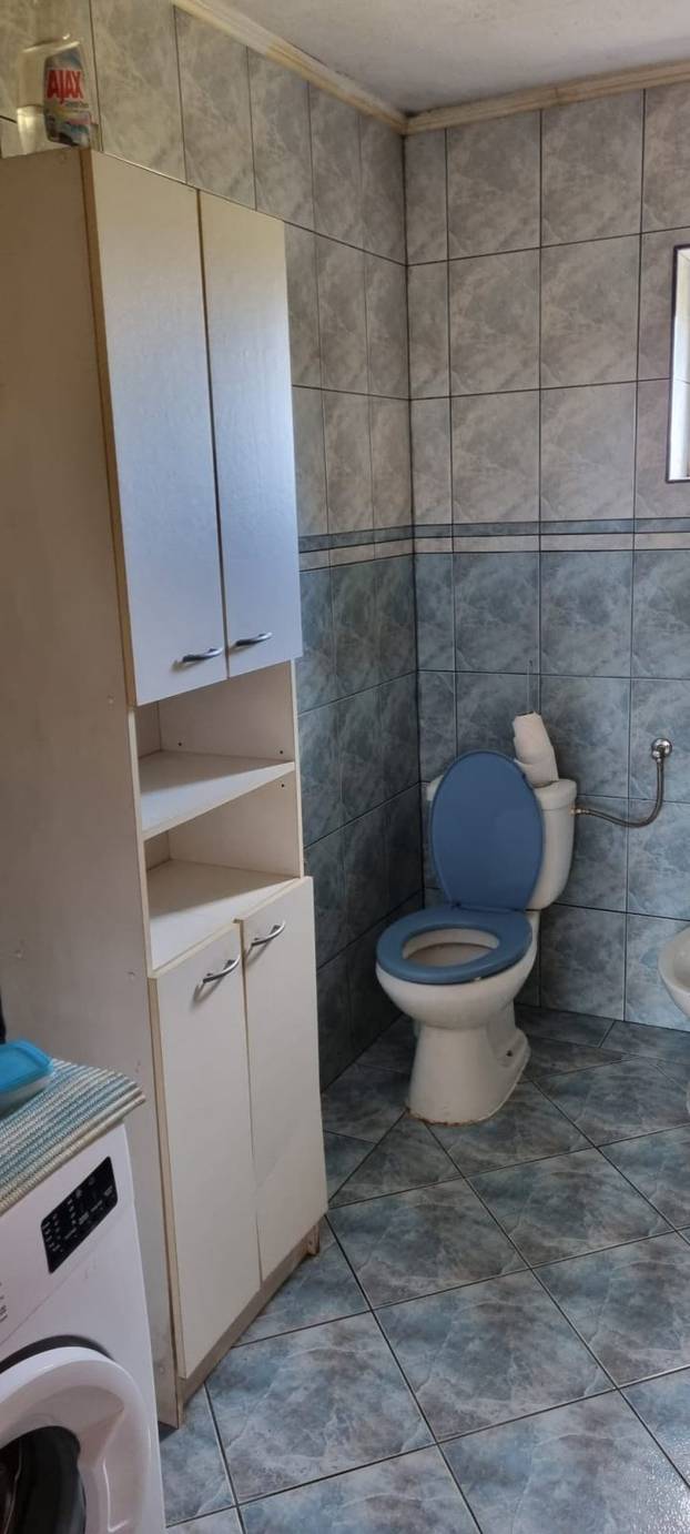 FOTO Netko 73 kvadrata prodaje za 26.000 eura na domaćim oglasima. Evo gdje je stan...