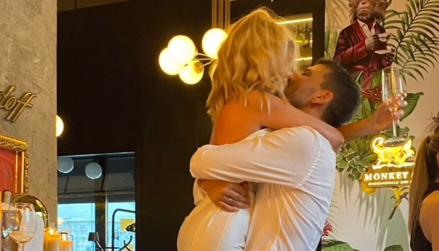 Bivši suprug popularne Anđelke ponovno stao pred oltar, mjesto vjenčanja sve je iznenadilo...