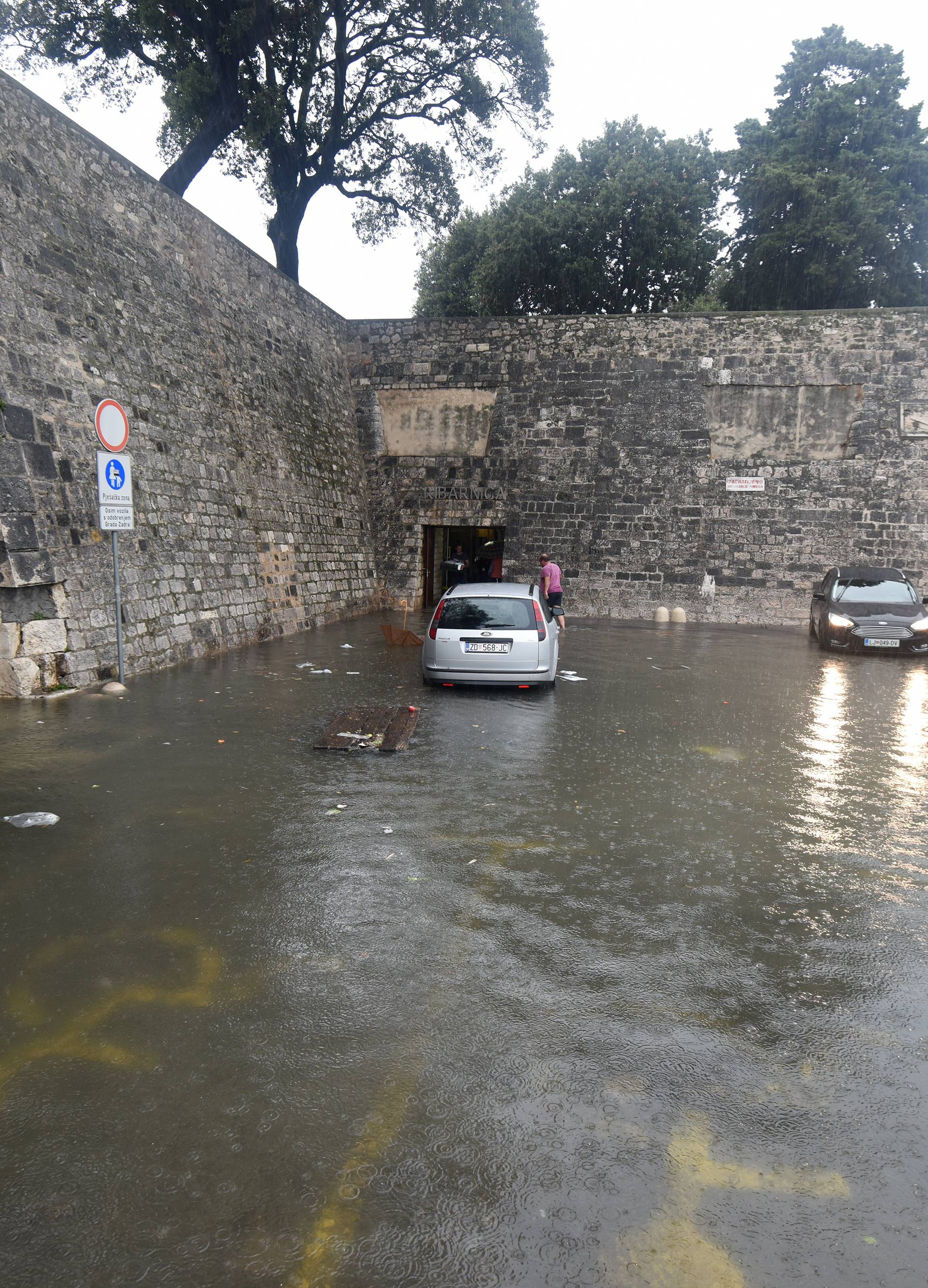 Spasili ženu u Ninu, evakuirani su radnici solane i Cromarisa