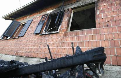 Laslovo: Izgorio dio krova i cijela unutrašnjost kuće