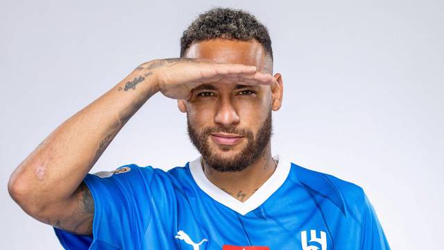 Neymar signs for Al Hilal