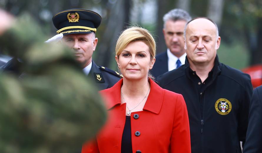 Zagreb: Predsjednica obiÅ¡la vjeÅ¾bu vojnih pasa povodom obljetnice Tigrova
