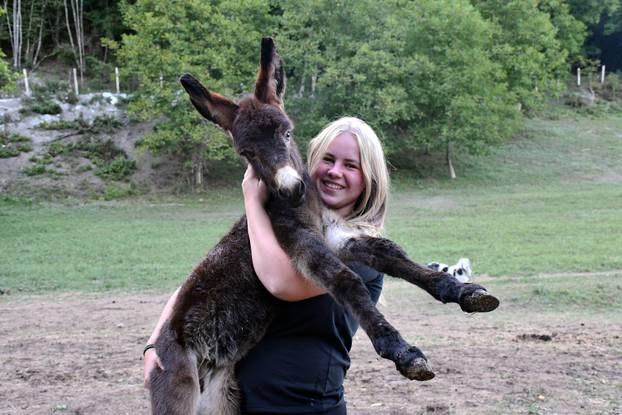 FOTO Kokoši, peseki, konji... Evo što sve skriva Enin ranč pun ljubavi: 'Oni su moji ljubimci!'