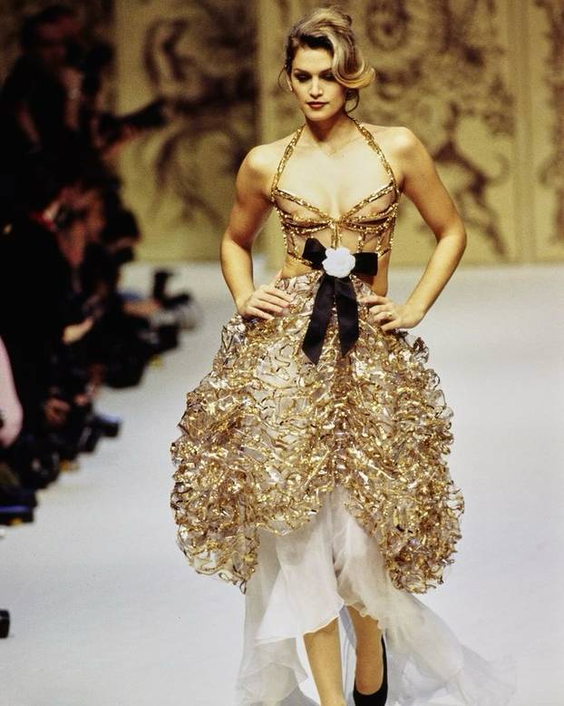 FOTO Bila je simbol ljepote 90-ih, a skinula se i za Playboy: Cindy Crawford slavi rođendan