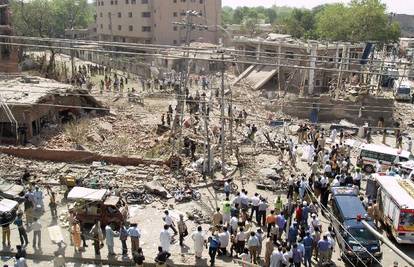 Pakistan: Deseci mrtvih u napadu na zgradu policije