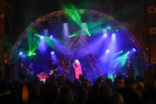 Tajči nastupala na Adventu u Samoboru