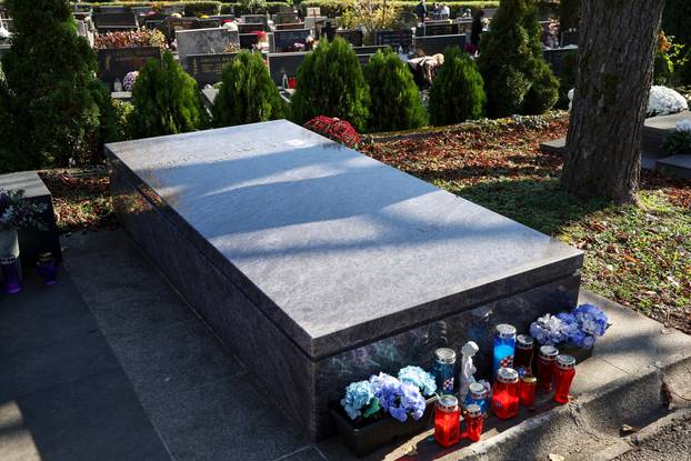 Zagreb: Svi sveti groblja poznatih osoba