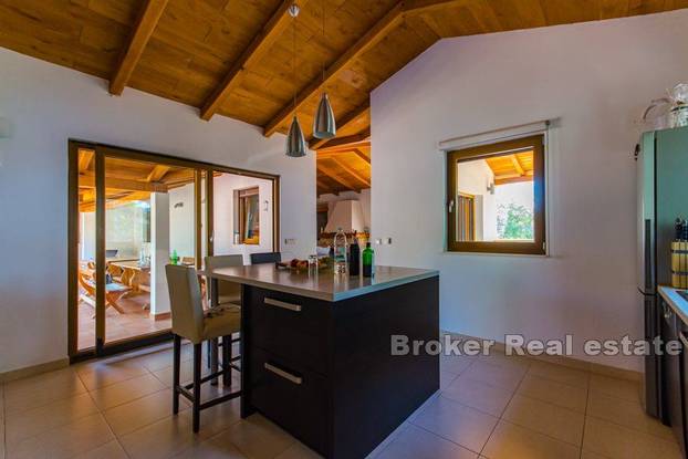 Sami na otoku blizu Kornata: Imanje s kamenom kućom se prodaje za 3,5 milijuna eura...