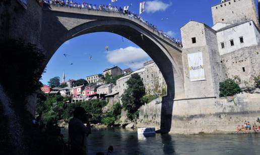 Pronađeno tijelo mladića koji je jučer skočio sa Starog mosta