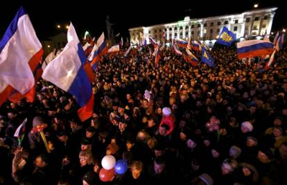 Krim proglasio neovisnost od Ukrajine, traže pripajanje Rusiji