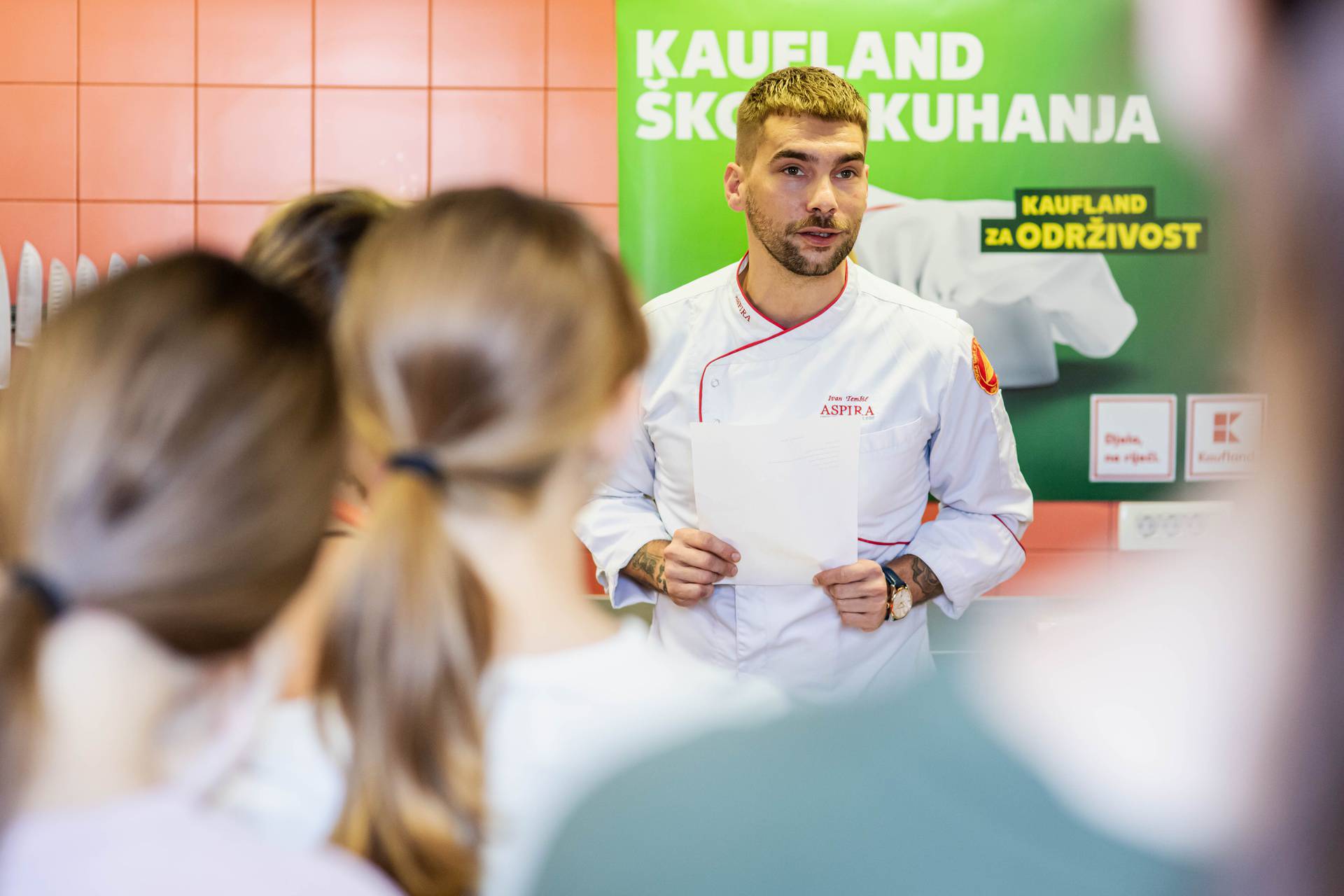 Mladi iz Centra Maestral u Kaufland školi kuhanja