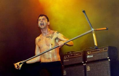 Pjevaču Depeche Modea operirali tumor na mjehuru 