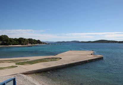 FOTO Stigla jesen, a plaže u Dalmaciji skroz puste i prazne