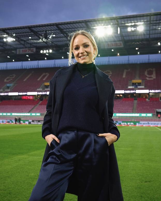 FOTO Napravila gaf uživo koji je obišao Europu. Atraktivna TV voditeljica ljubi Kovačeva šefa