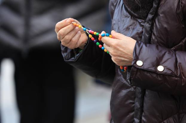 Zagreb: Muška molitva i popratni prosvjed na glavnom gradskom trgu