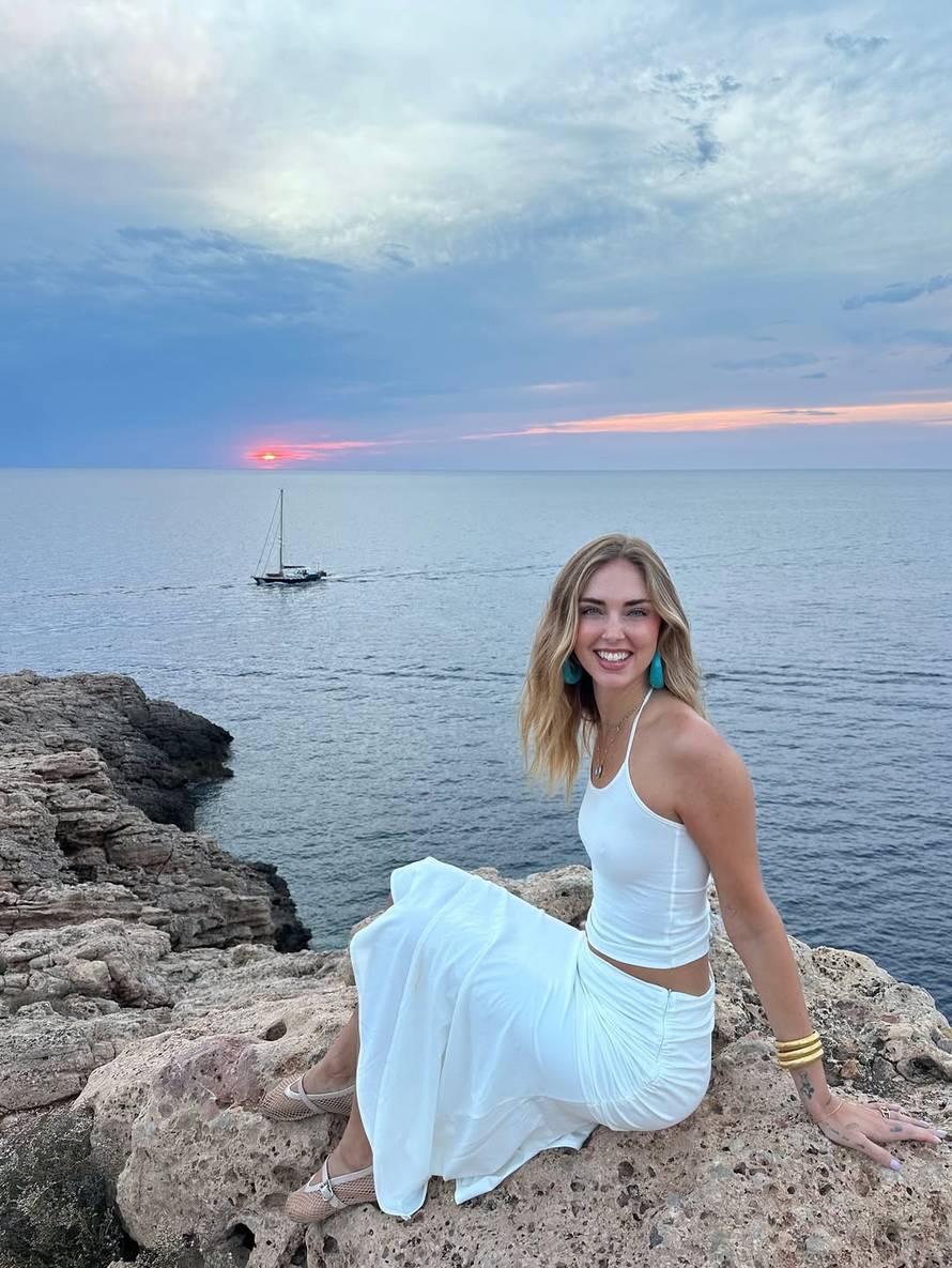 Pandoragate: Influencerica Chiara Ferragni oslobođena u muljaži s kolačima u Italiji