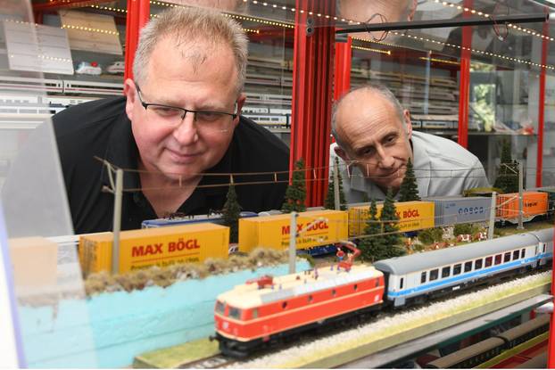 Izložba Virovitica voli vlakove