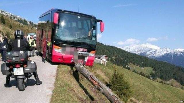 Bus - austrijske Alpe