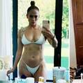 Seksi J.Lo potaknula mame da se bez srama fotkaju u badiću