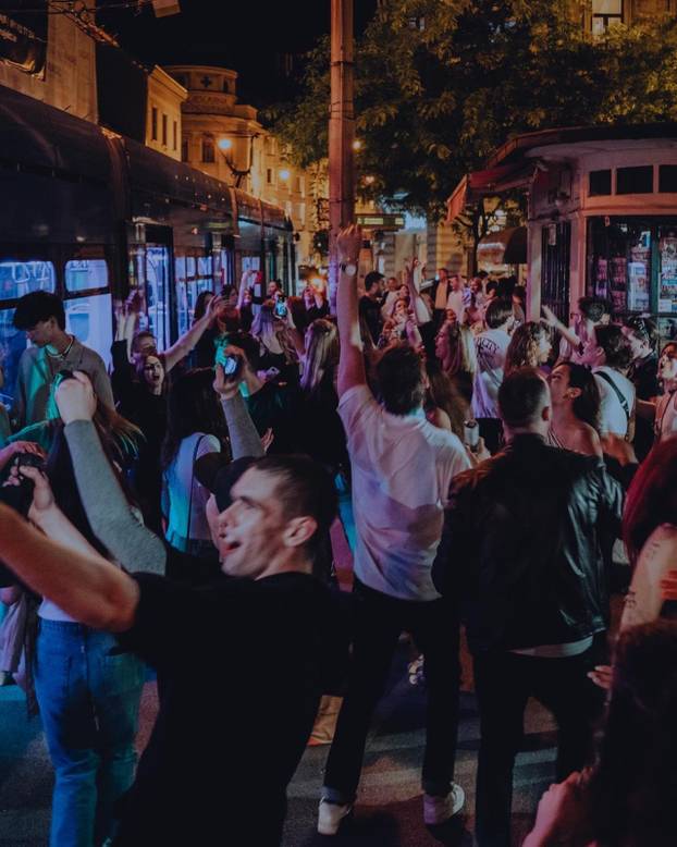 FOTO Ludilo na tračnicama! Ovaj party tramvaj u Zagrebu vozi vas direktno u ekstazu
