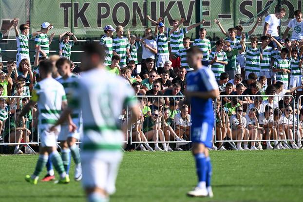 Zagreb: Atmosfera na 1/16 Hrvatskog nogometnog kupa, NK Ponikve - GNK Dinamo