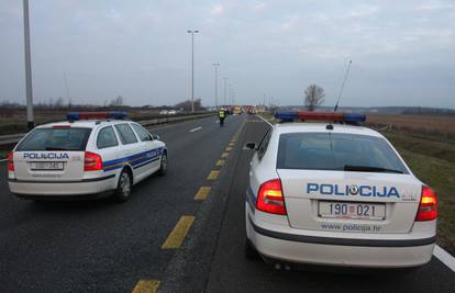 Kamion se zabio u ogradu na autocesti Zagreb - Split