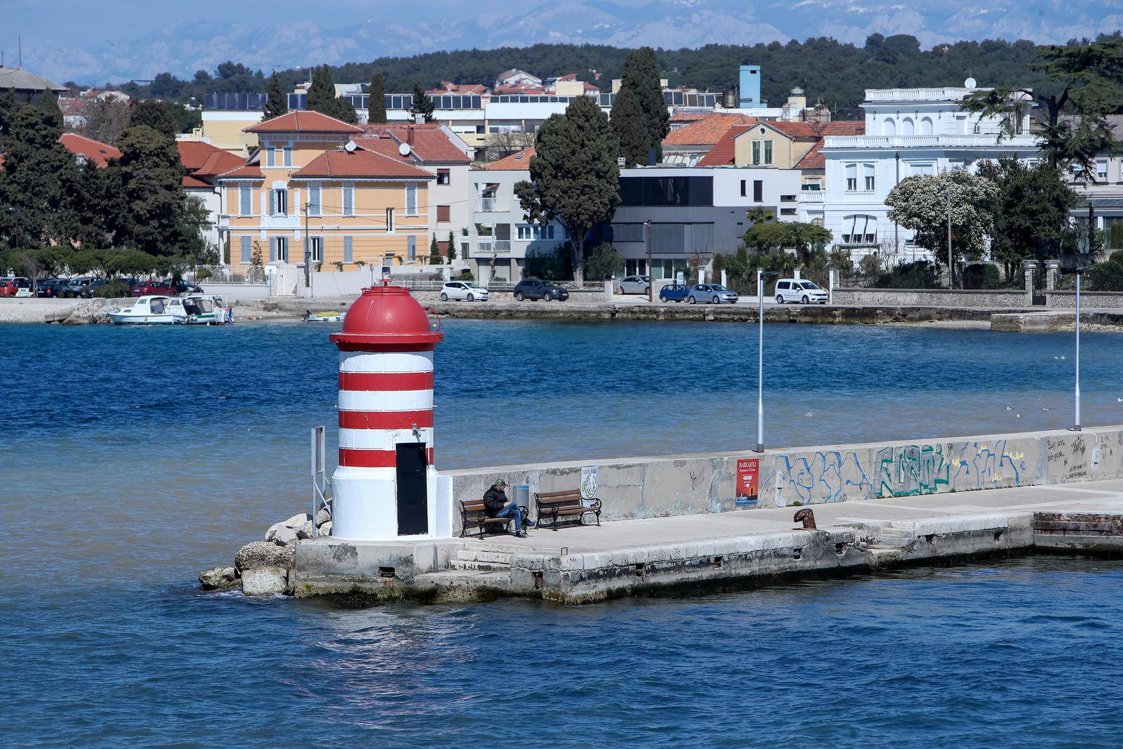 Zadar: Zbog izgradnje hotela zamućeno je more, građani su zabrinuti