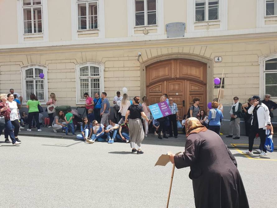 Hodači za život prolazili kraj bakice: 'Pomozite, gladna sam'