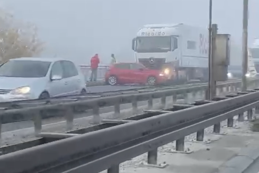 Prometna nesreća na Jankomirskom mostu u Zagrebu