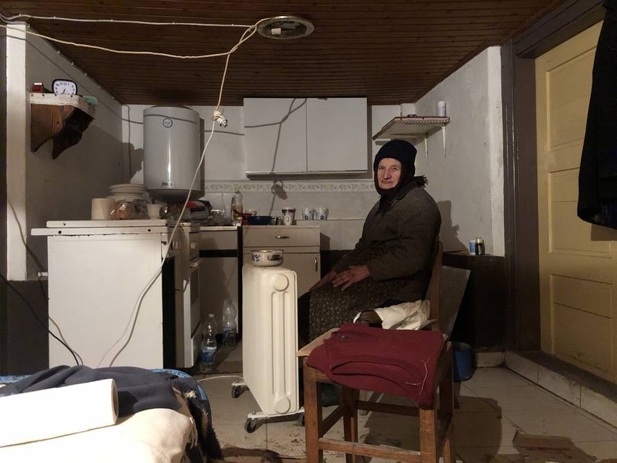 Dan i noć s volonterima: 'Došli smo baki koju nisu posjetili ni da joj previju rane. Plakao sam'