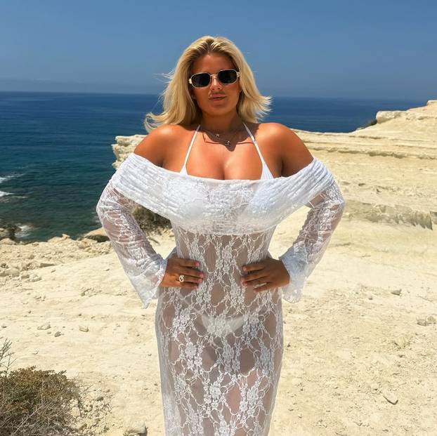 FOTO Možete li vjerovati da su se Apolloniji u školi rugali zbog izgleda? Eh, da ju danas vide...