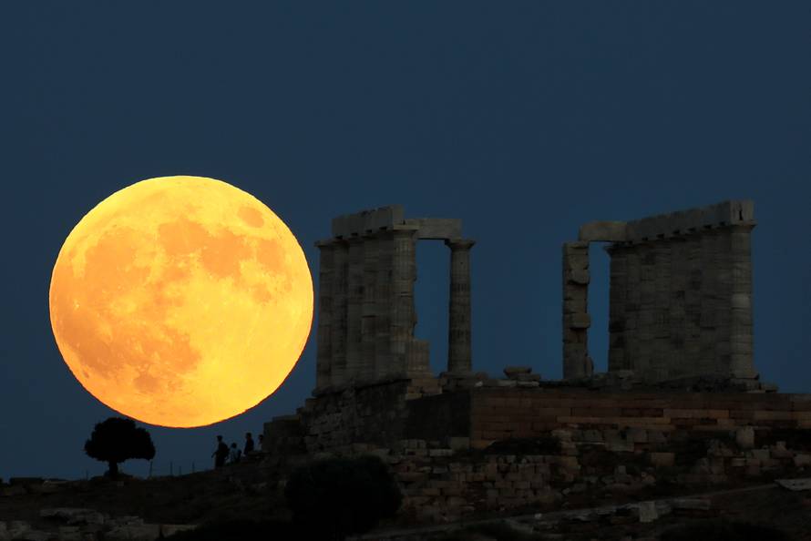 Lunar eclipse in Greece
