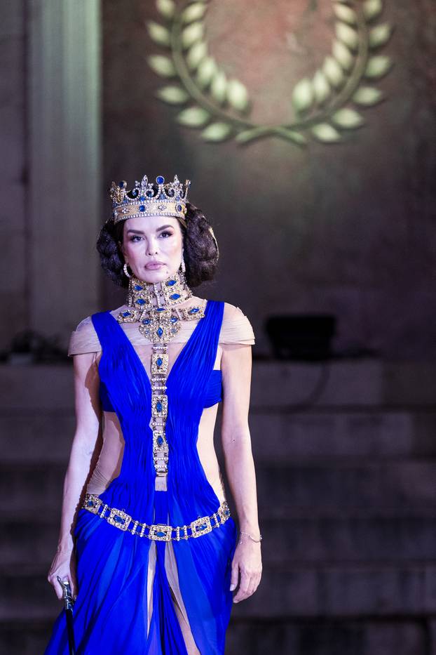 Split: Severina proštela modnom pistom na predstavljanju nove kolekcije Matije Vuice
