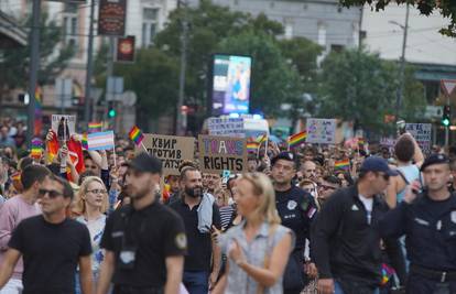 Parada ponosa u Beogradu: Mimohod štitile jake policijske snage, prošlo bez incidenata
