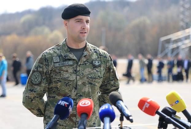 Ministar Anušić i general Kundid na prvom danu TVO-a na Slunju