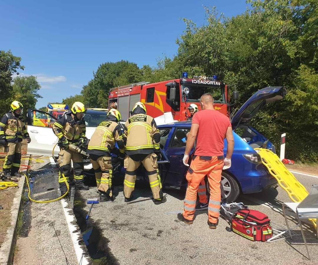 U sudaru kod Rovinja ozlijeđene dvije žene. Prešla u suprotni smjer i zabila se u Mercedes