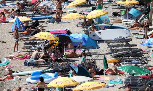 FOTO Prepune plaže u Vodicama