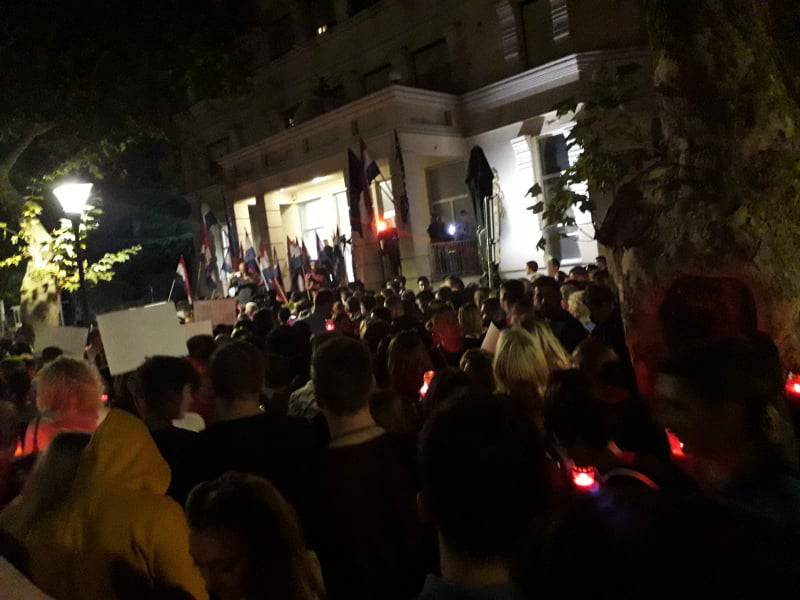 Na prosvjed protiv Komšića u Mostaru došlo 10.000 Hrvata