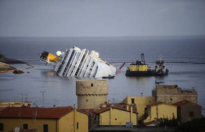 Costa Concordia neće ploviti, izrezat će ga u brodogradilištu