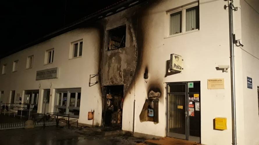 Raznijeli bankomat i zapalili Dom kulture u Velikoj Ludini