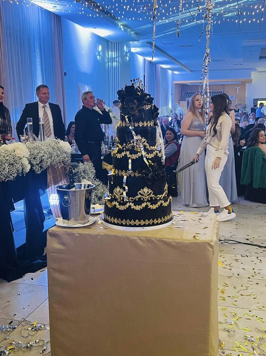 Ispovijest slavonske mladenke: Brena je pjevala duže no što je trebala, Grašo nam je prijatelj...