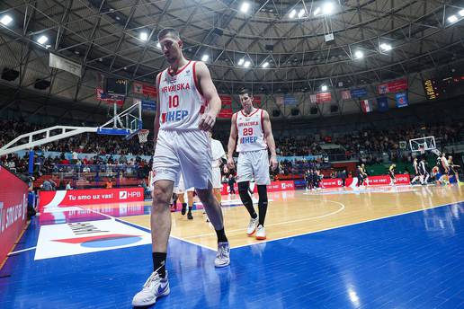 UŽIVO Hrvatska - BiH: Tako jee! Smith zabija tricu za plus 13