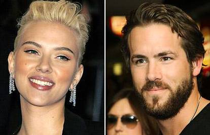 Scarlett Johansson  i Ryan Reynolds sele na Manhattn