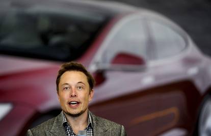 Musk: Na autopilot za Teslina vozila čekat ćemo par godina