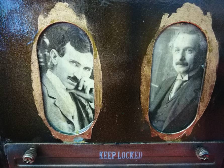 Na ovogodišnjem Computexu i Tesla je dobio vlastito kućište