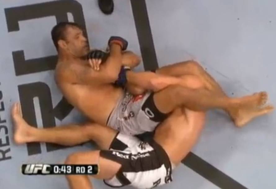 Minotauro se nakon loma ruke i pauze u UFC vratio polugom!