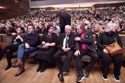 FOTO Oproštajni koncert Drage Diklića u Lisinskom: Predsjednik Milanović sjedio u prvom redu