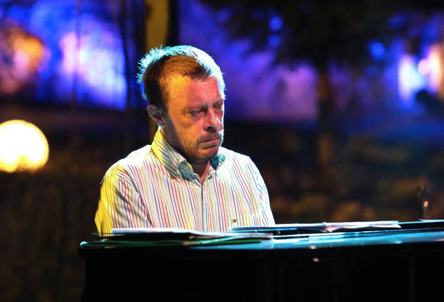 Šibenik: Na tvrđavi Barone održan glazbeni događaj "Arsen, Čovjek kao ja", posvećen Arsenu Dediću