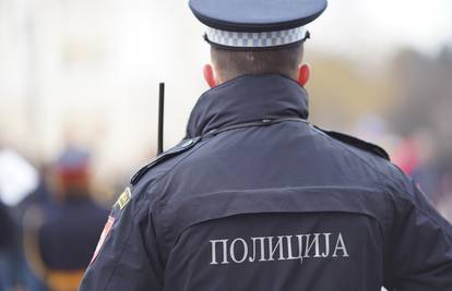 FOTO Srpski policajci naoružani šeću po trgovačkim centrima nakon pucnjave u Moskvi