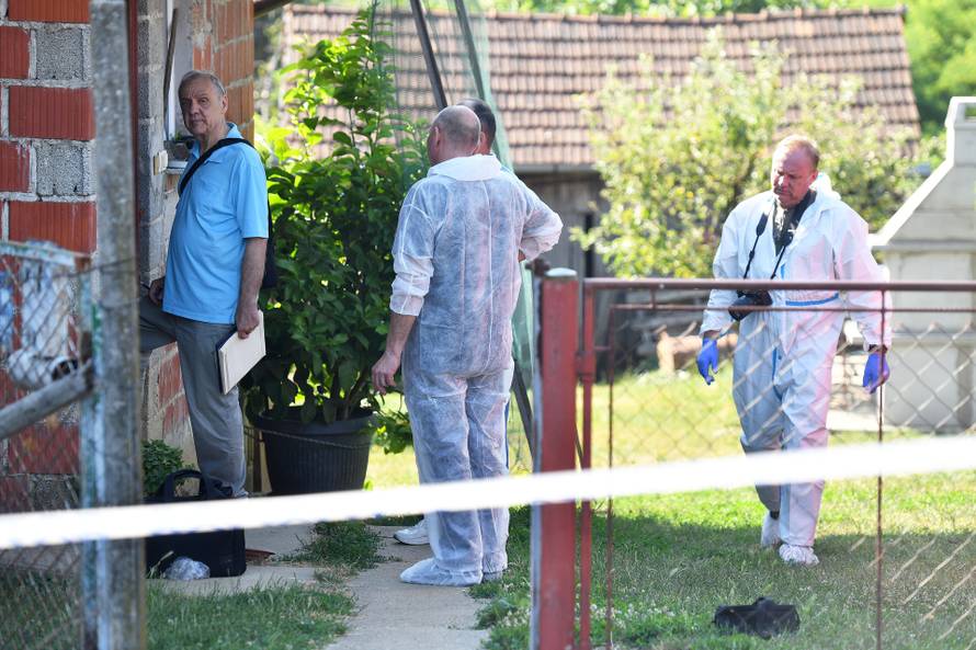 Policijski očevid na mjestu ubojstva u Pleškovcu